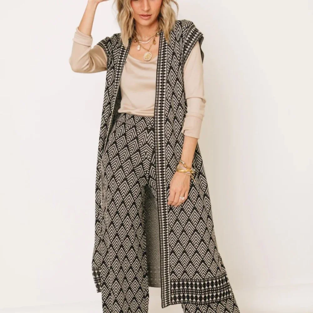 ‘See & Be Seen’ Lavish Jacquard Tapestried Long Open Cardigan/Sweater/Vest Set - Picture 2 of 13